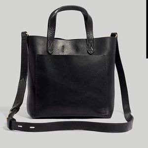 Madewell: Small Transport Crossbody ($128 New) 🌺